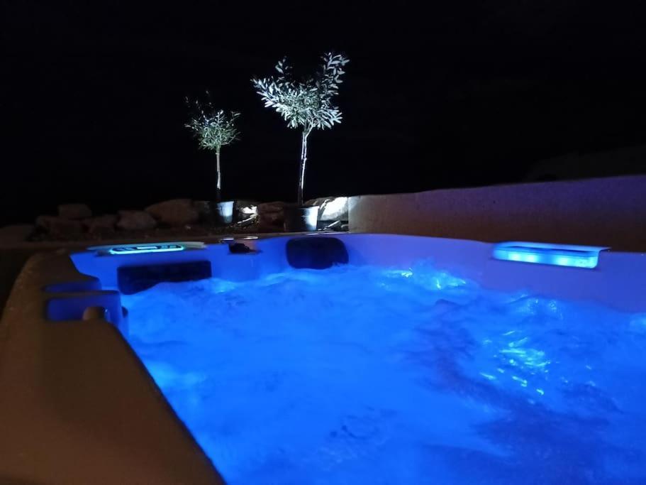 Gite De Charme Avec Jacuzzi Face Au Mont Ventoux Crestet Dış mekan fotoğraf